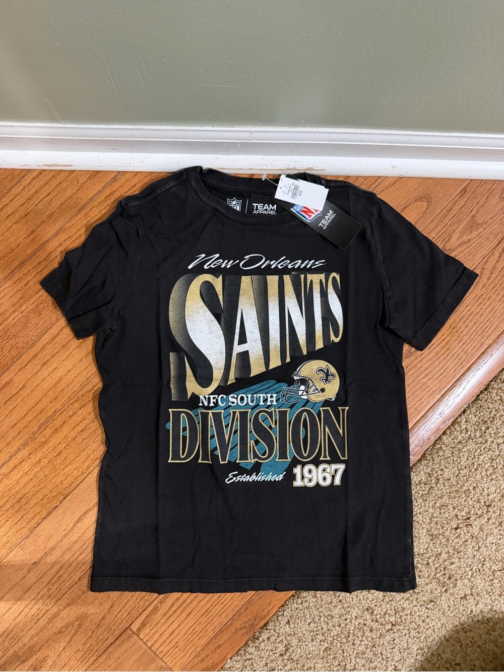 NFL New Orleans Saints Black Short Sleeve Graphic Tee with Gold and White Logo